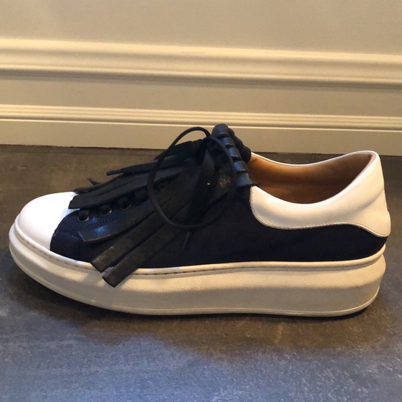 NWB Steve Madden Tassel Leather Sneakers - Picture 2 of 6